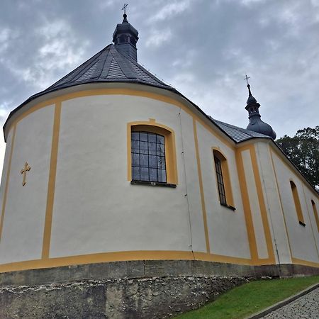 Ubytovani U Kostela Uście nad Łabą Zewnętrze zdjęcie