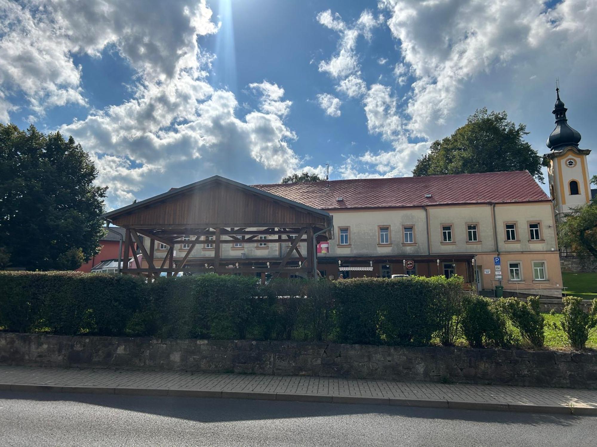 Ubytovani U Kostela Uście nad Łabą Zewnętrze zdjęcie